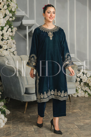 Pakistani Designer Velvet Dresses 2023 in Bistre, Bole, Cafe au lait, Cafe  noir, Taupe, Golden Brown Color