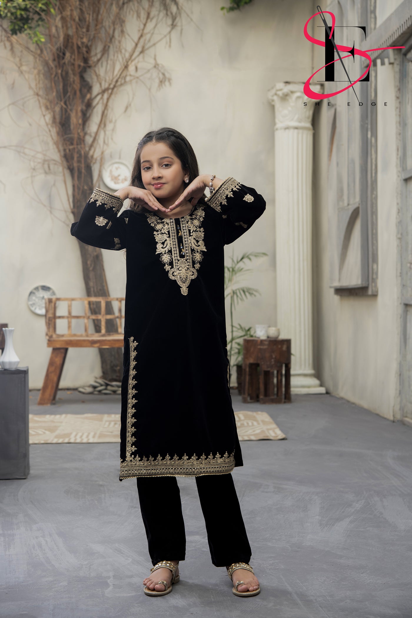 2PC Festive Velvet Dress for Kids - Winters 2024 SHE EDGE 2PC Festive Velvet Dress for Kids - Winters 2024 SHE EDGE