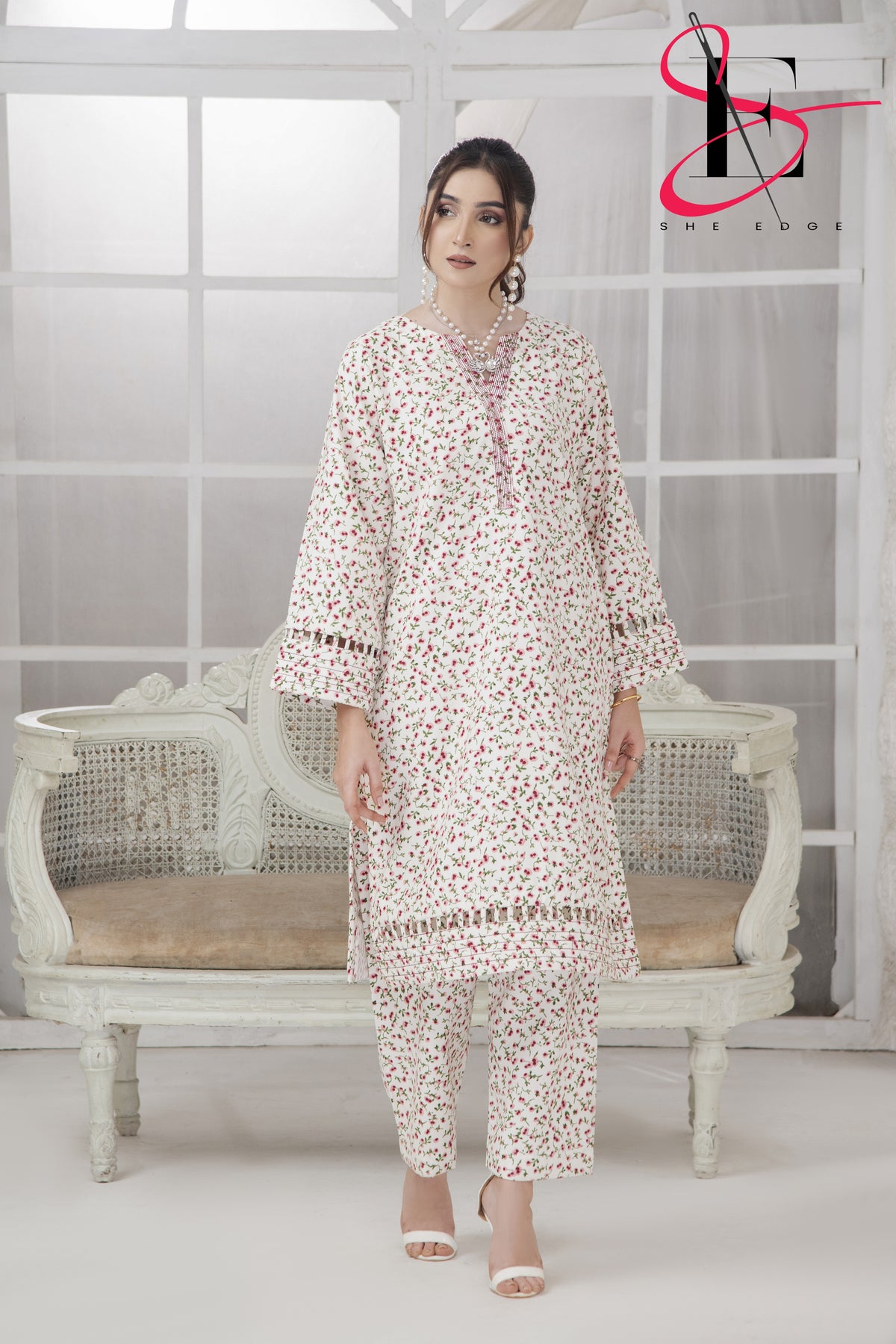 Soft Courtrai Digital Print Suit Two Pc