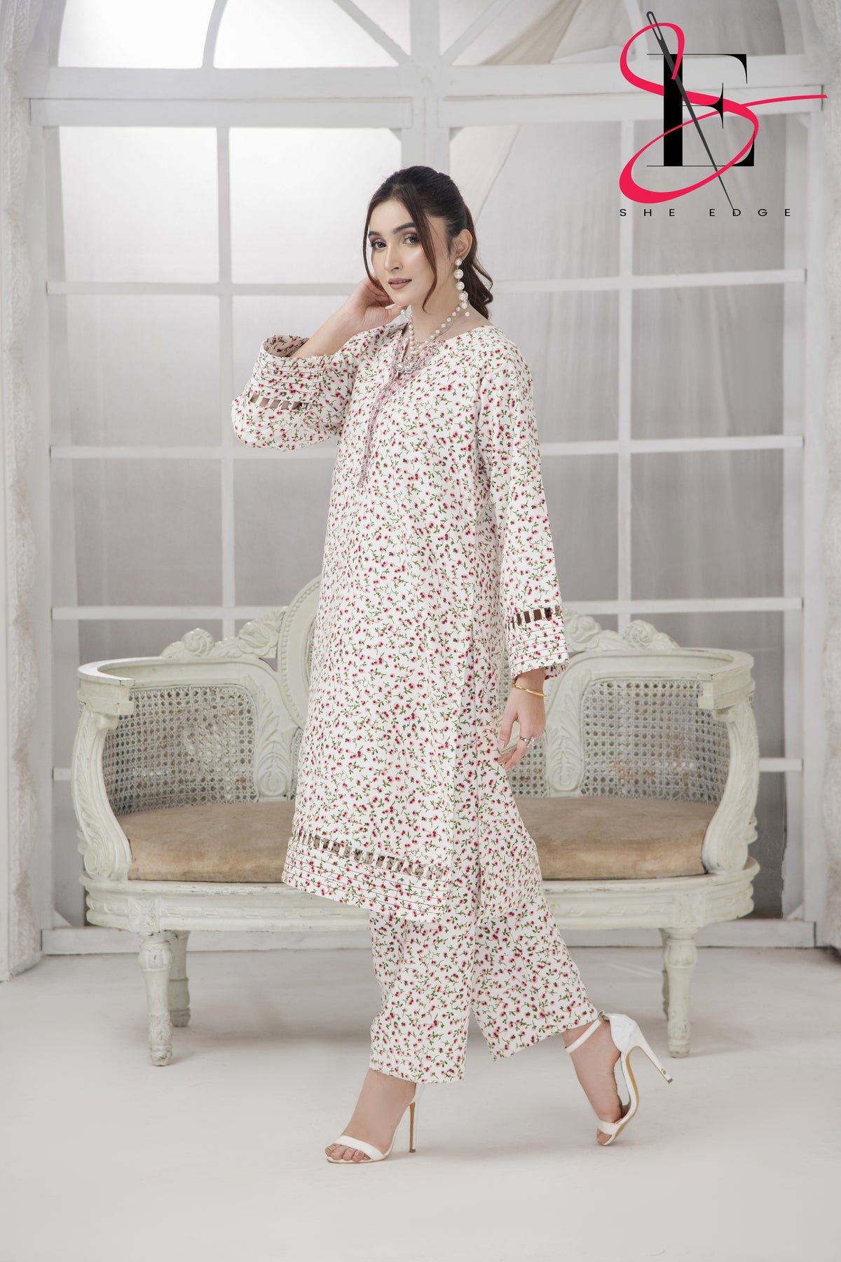 Soft Courtrai Digital Print Suit Two Pc