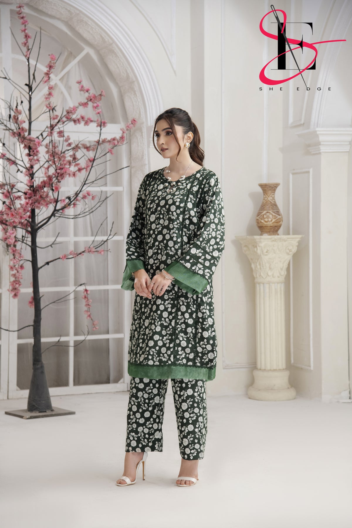 Soft Courtrai Digital Print Suit Two Pc