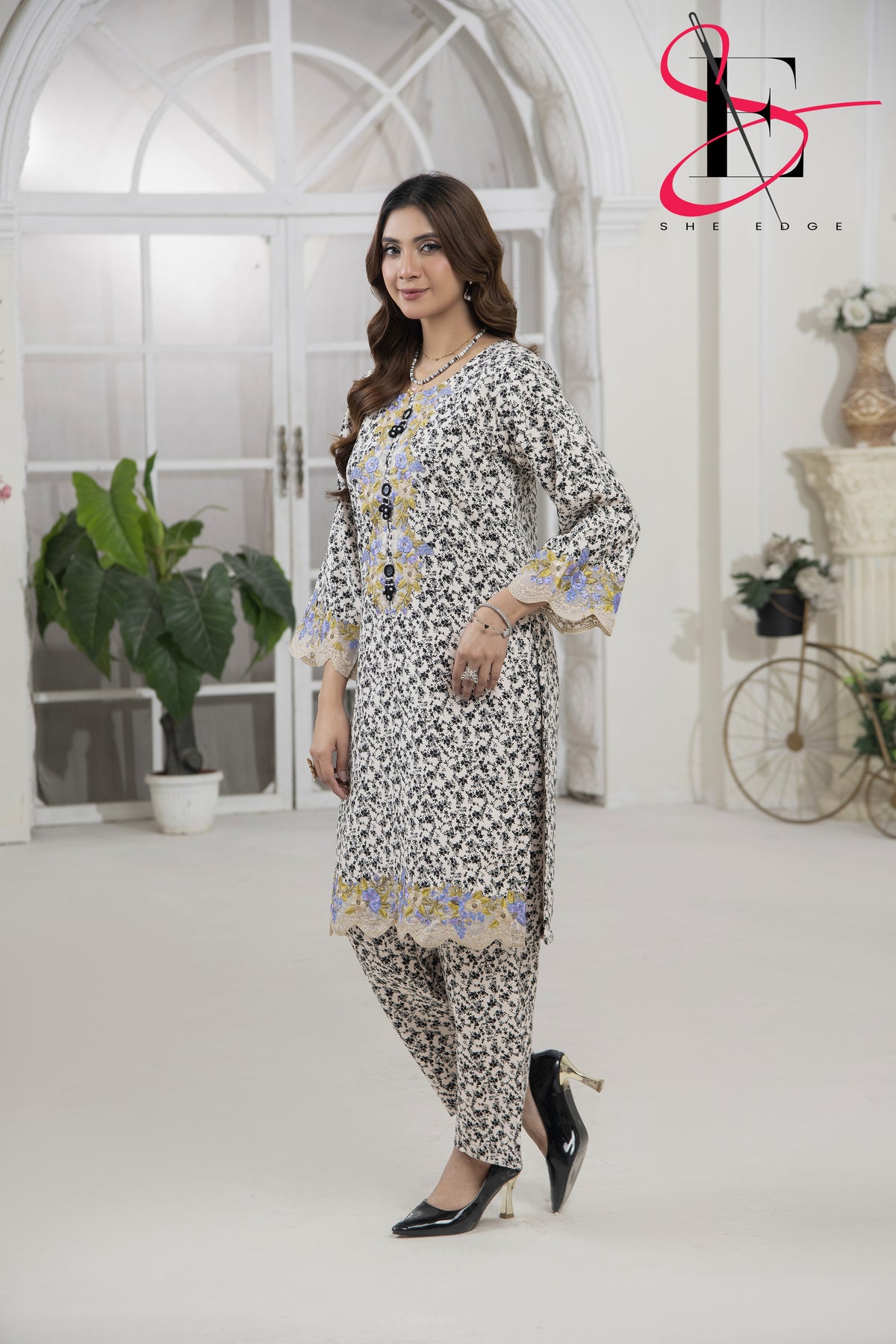 Soft Courtrai Digital Print Suit Two Pc