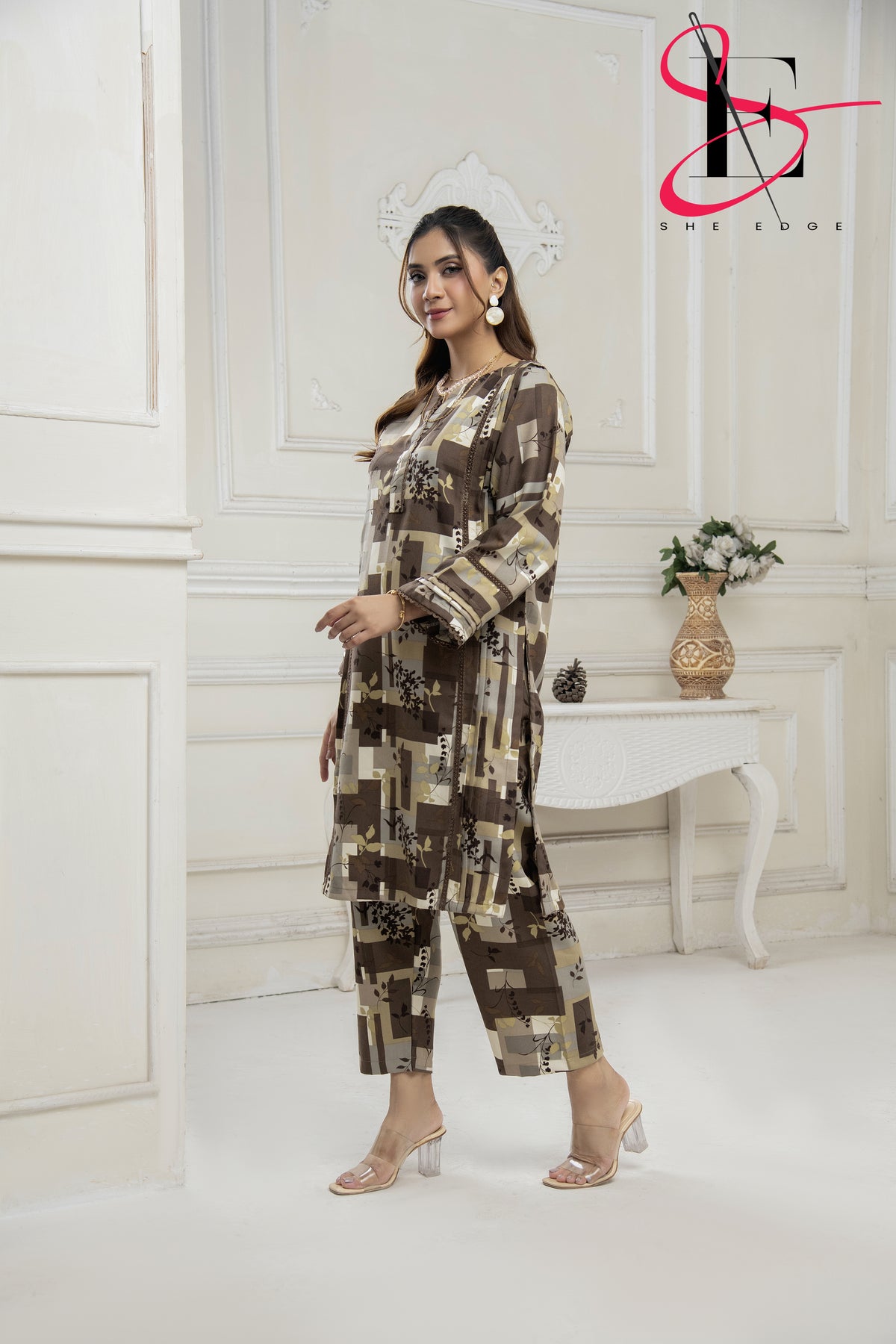 Soft Courtrai Digital Print Suit Two Pc