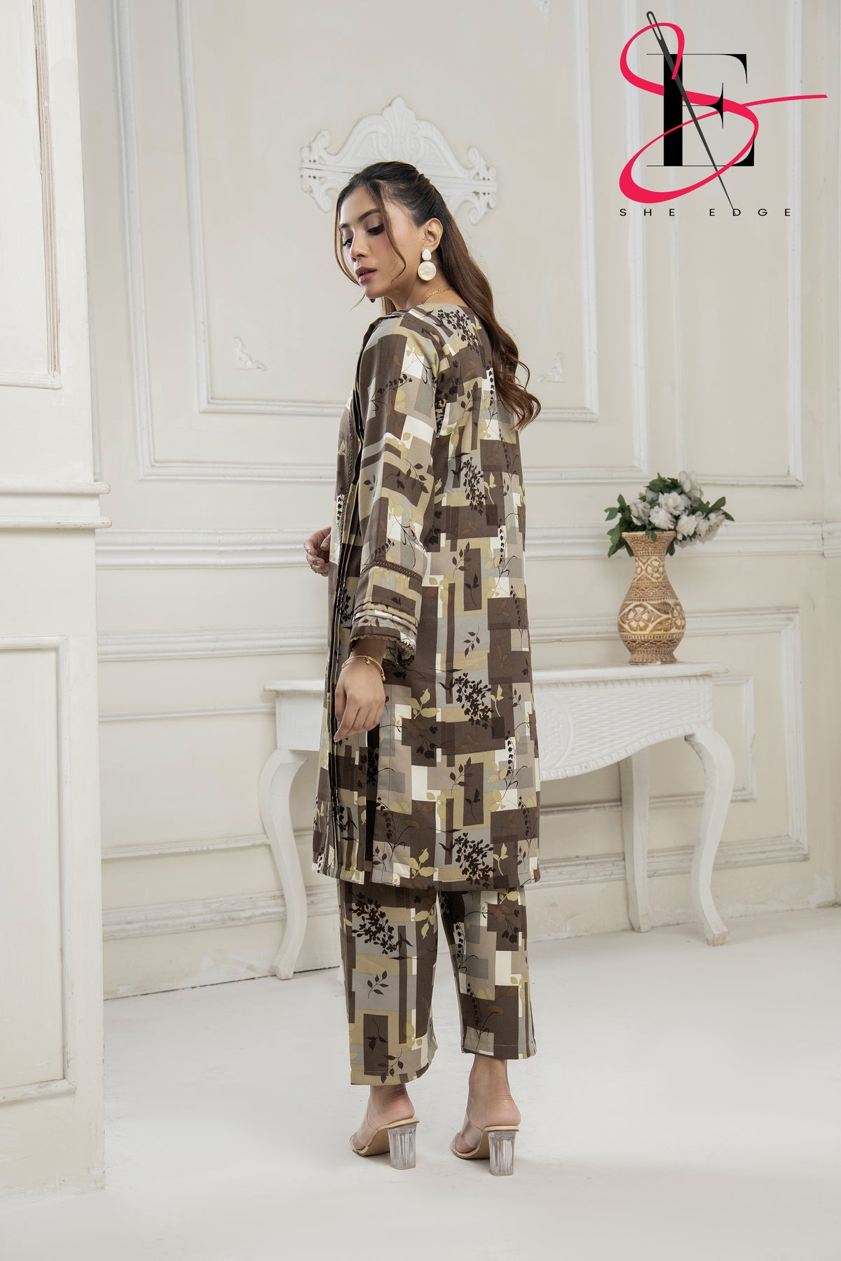 Soft Courtrai Digital Print Suit Two Pc