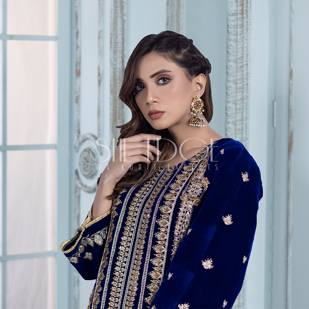 VELVET EMBROIDERED SHIRT FROCK WINTERS 2021 - تابِ سخن - THE KURTI EXPERTS