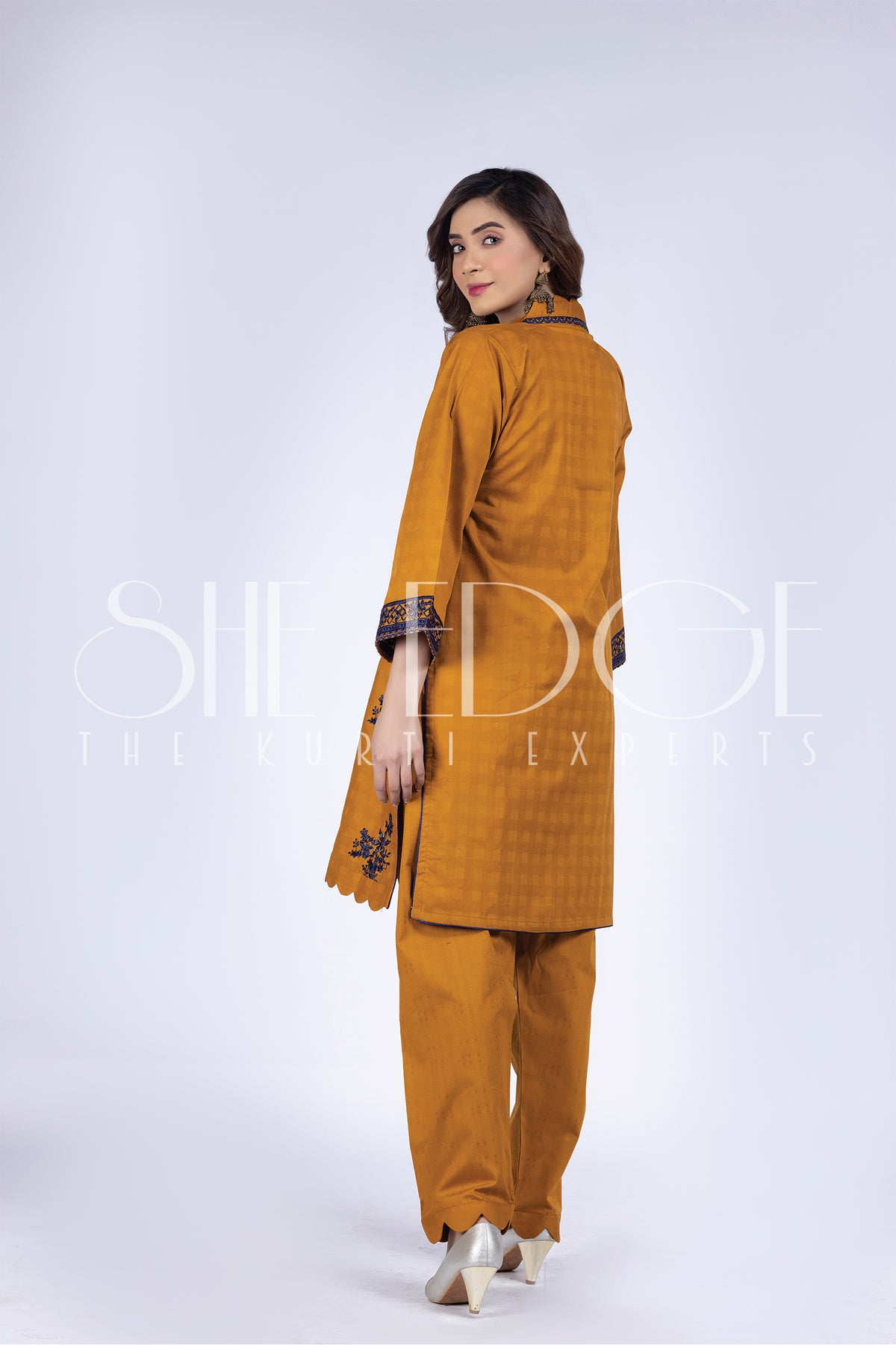 Embroidered Kurti Trouser Girls Casual Wear Pre Summers Collection 2022