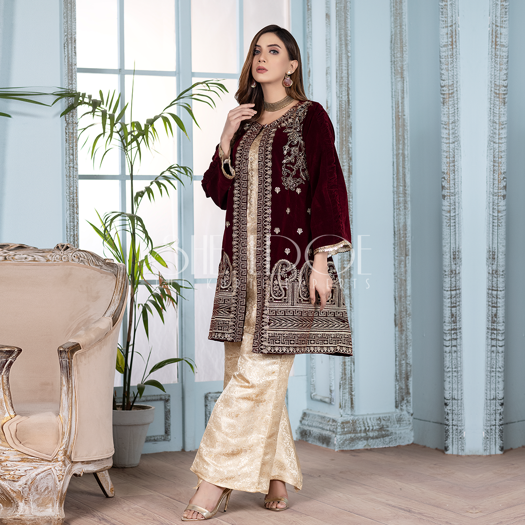 Bollywood designer Long velvet gown With Velvet Stall – Anam's Designs