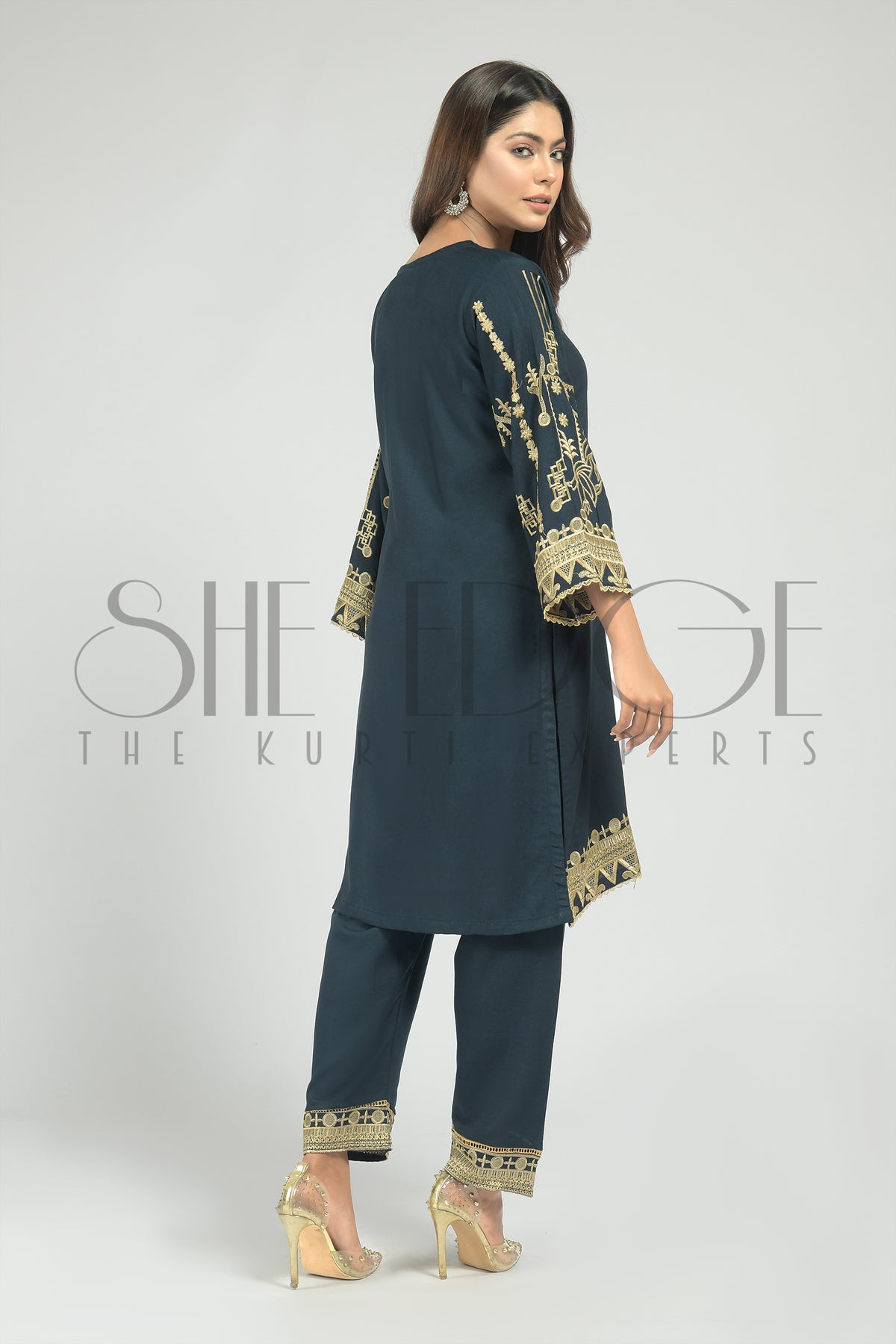 2pc Embroidered Silk Karandi Suit -  Fall 2022